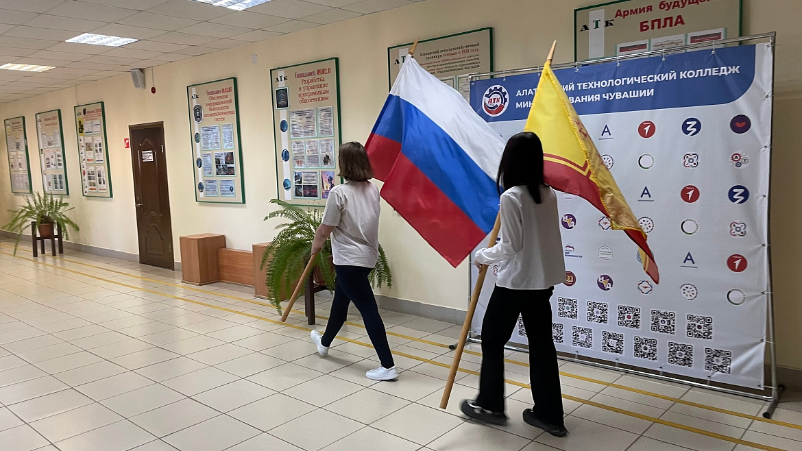 Вынос флагов 25 мая