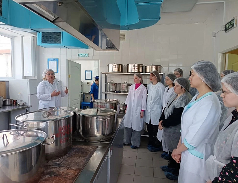 Будущие повара знакомятся с профессией на практике!