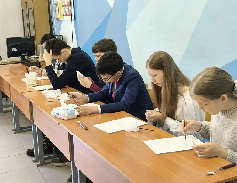 Творческий импульс: как мы знакомили школьников с профессией декоратора