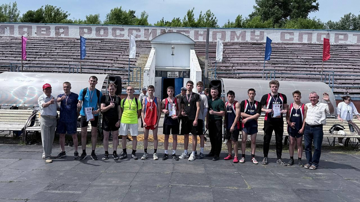 Открытие летнего спортивного сезона на стадионе "Труд"