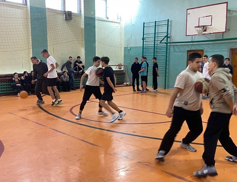 Спортивно-конкурсная программа «Посвящение в спортсмены»