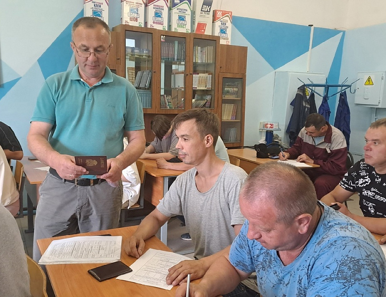 Прошел день первый С-1 демонстрационного экзамена для выпускников по профессии 15.01.05 
