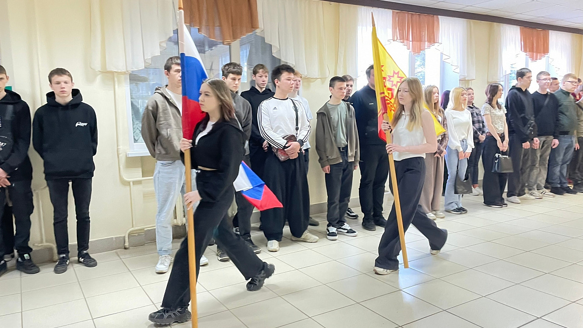 Вынос флагов 4 мая