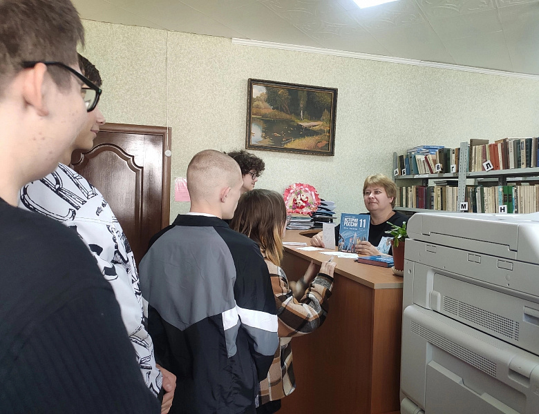 Первокурсники открывают для себя библиотеку