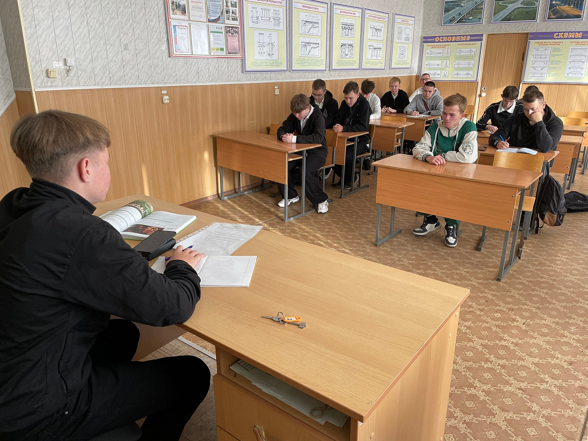 День самоуправления в Алатырском технологическом колледже: студенты у руля!