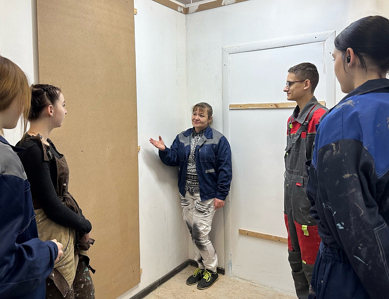 Внутренний отбор чемпионата «Профессионалы» продолжается.