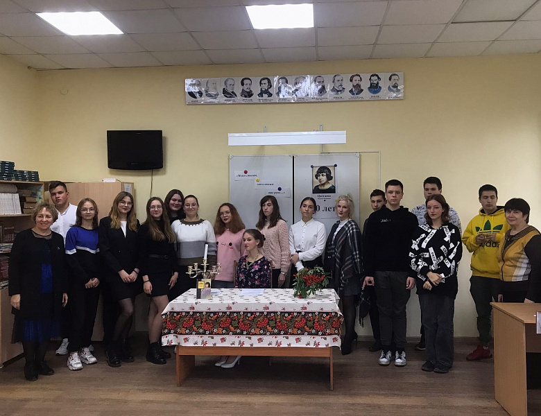 «Моим стихам, написанным так рано…»